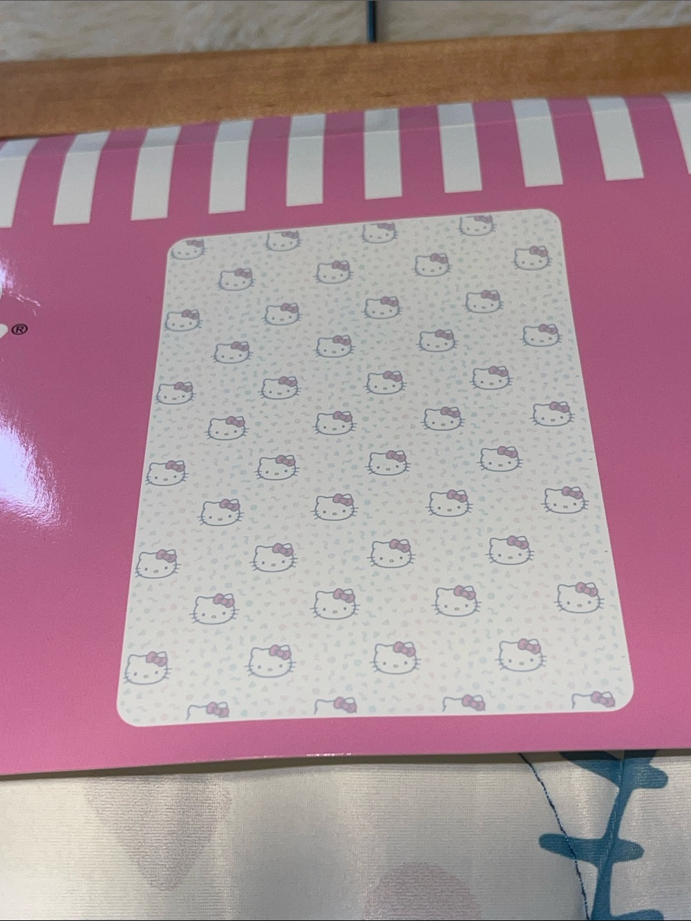 ❤️NEW!!!❤️Beautiful!Hello Kitty Cooling Throw Blanket 50”x70”.$49 or ask bundle. - Picture 4 of 8